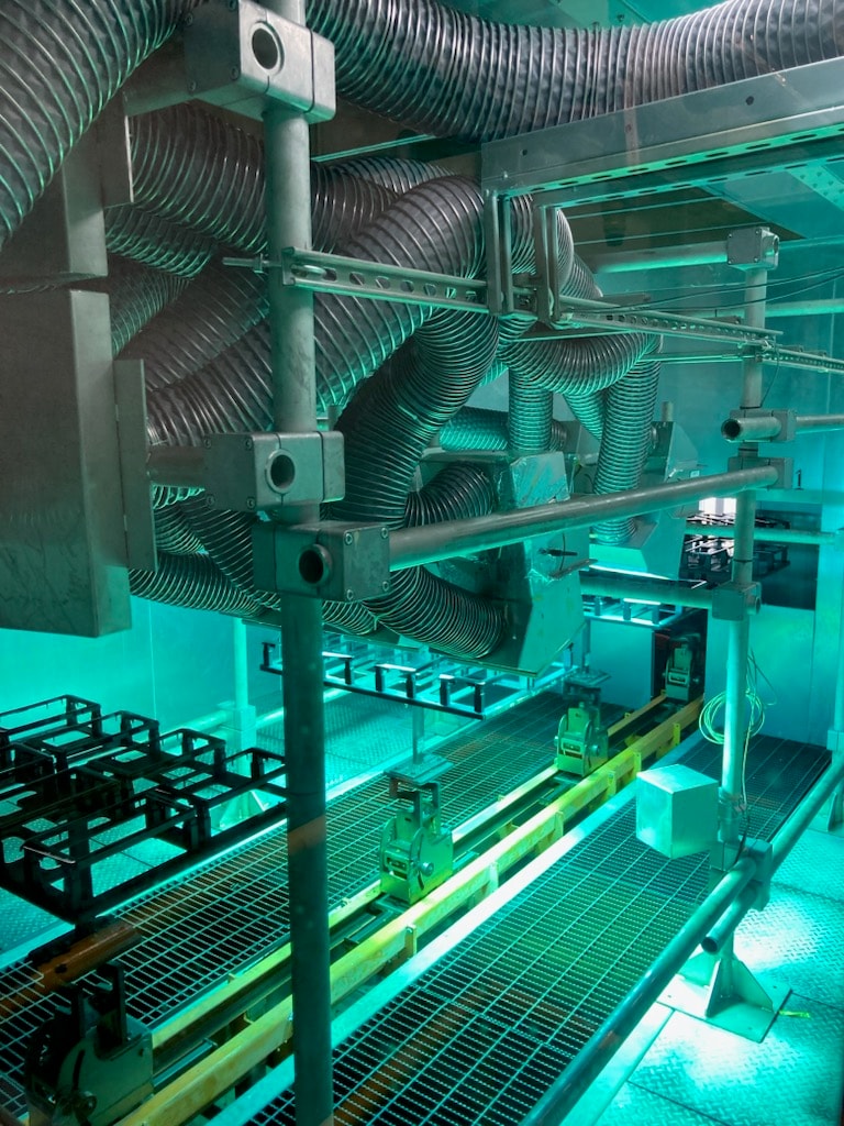 System construction — UV system interior view 2